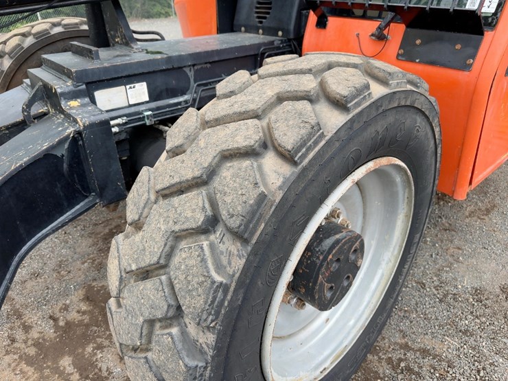 2012-jlg-g10-55a-image-15