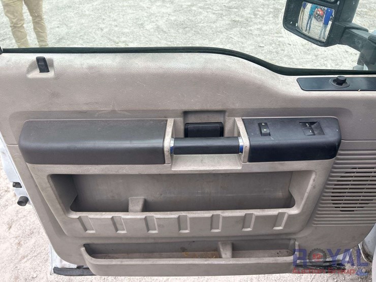 2008-ford-f550-image-14