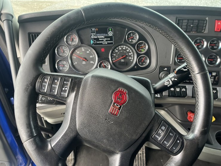 2020-kenworth-t680-image-124