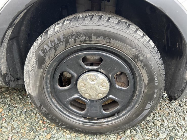 2017-ford-explorer-image-55