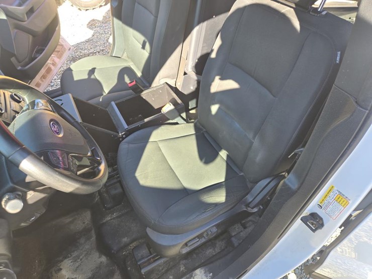 2018-ford-explorer-image-30