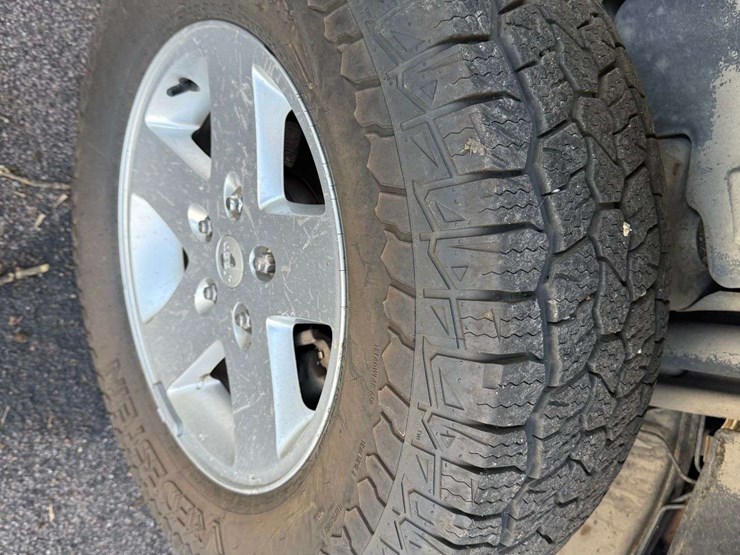 2011-jeep-wrangler-sport-image-18