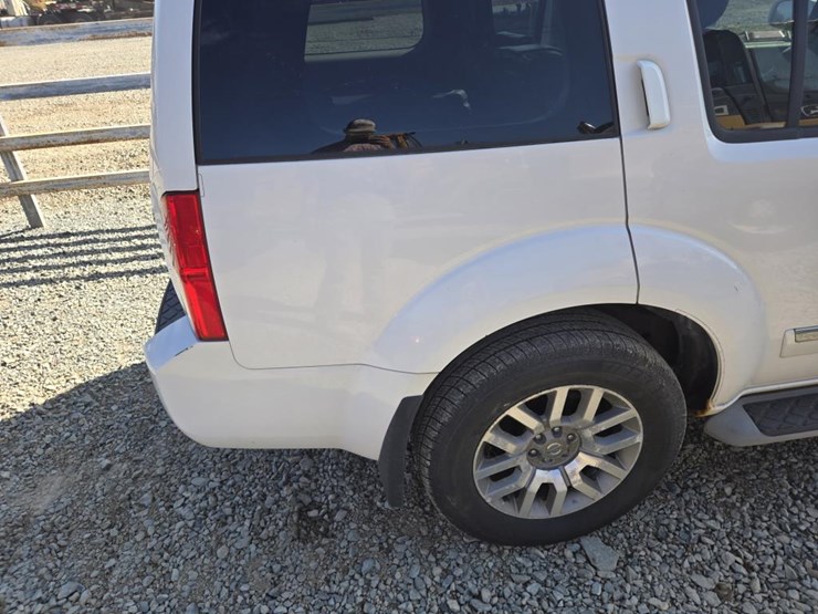 2009-nissan-pathfinder-le-image-16