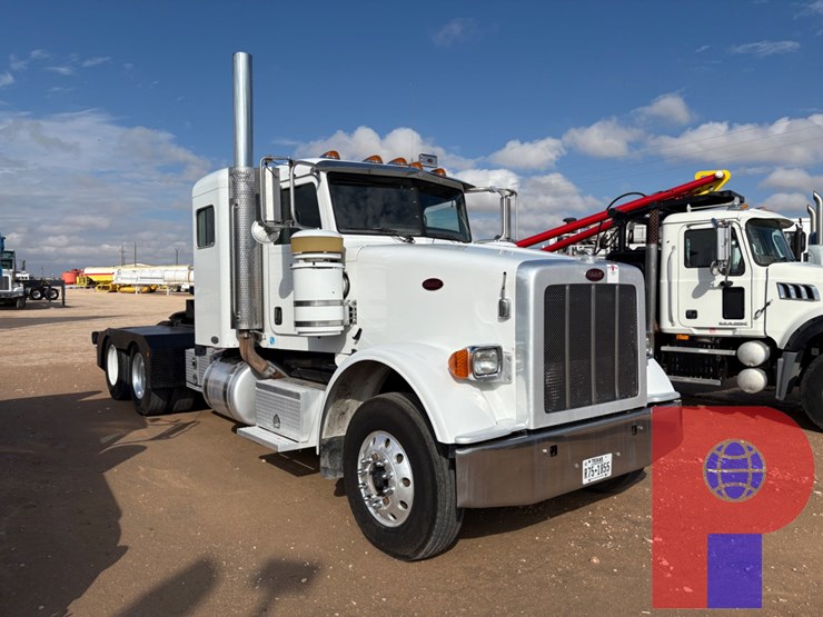 2010-peterbilt-367-image-3