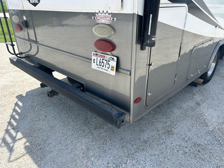 2017-ford-e450-image-18