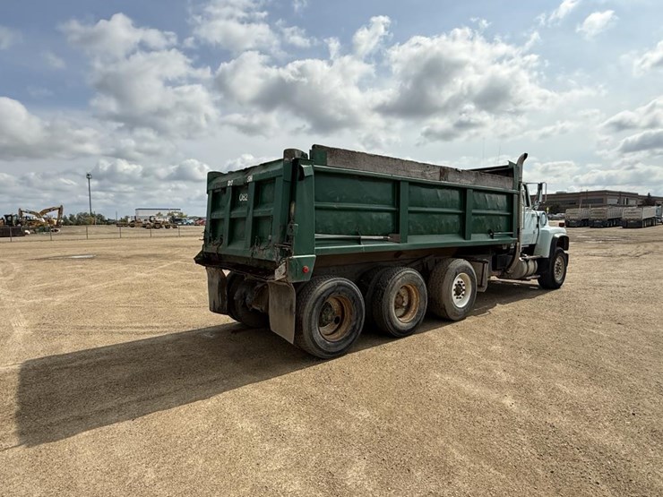 1995-ford-l9000-image-6