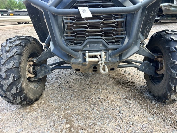 #1400-•-2023-can-am-commander-1000r-xt-image-15