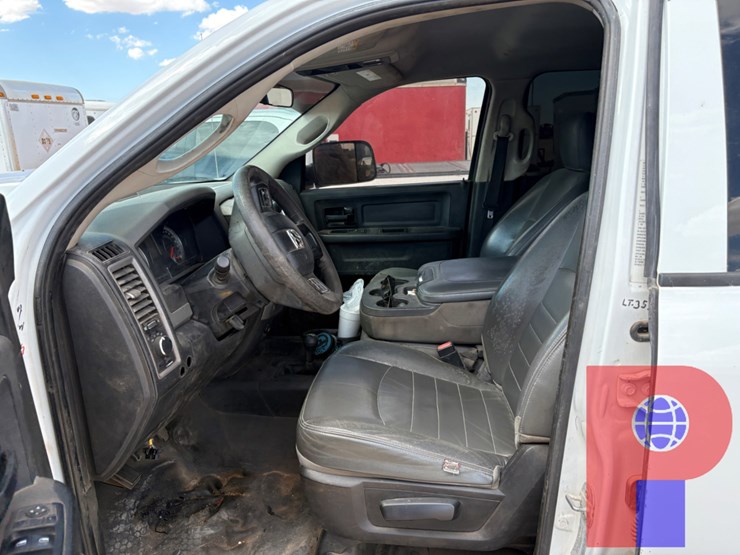 2017-ram-5500-crew-cab-4x4-truck-image-6