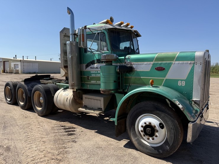 #1752-•-1979-peterbilt-day-cab-heavy-haul-image-7