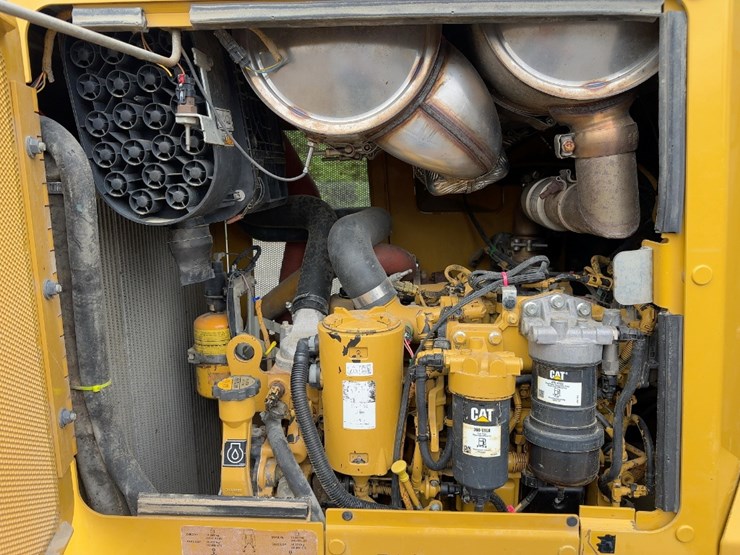 2016-caterpillar-d6k2-xl-image-31