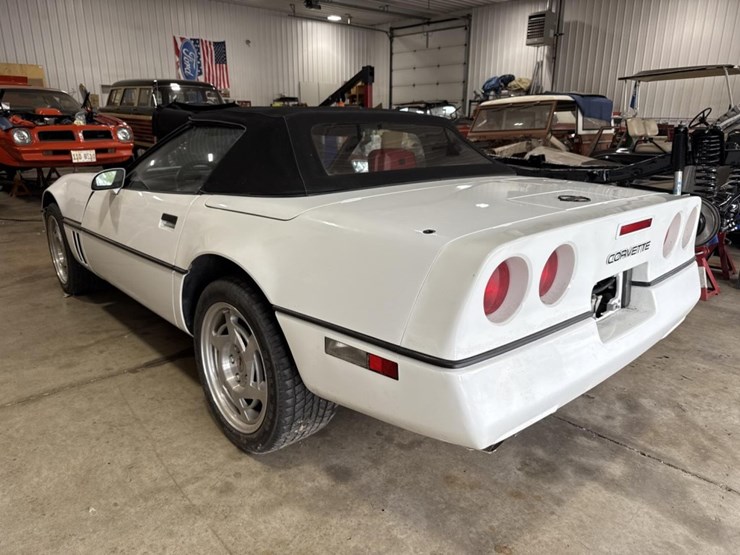#1399-•-1990-chevrolet-corvette-convertible-car-image-3