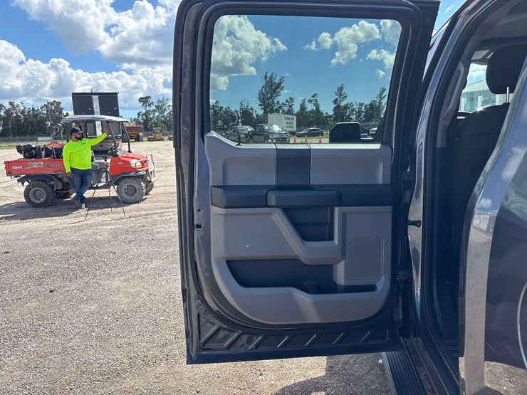 2020-ford-f150-image-16