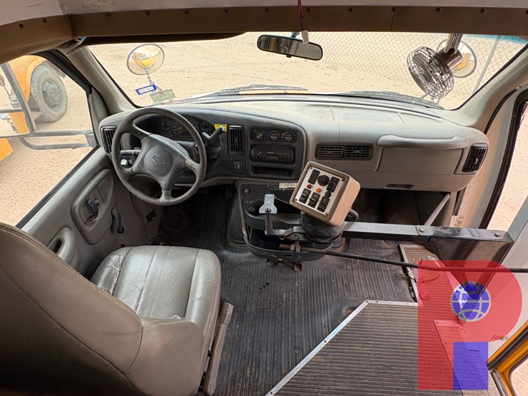2000-chevrolet-3500-image-5