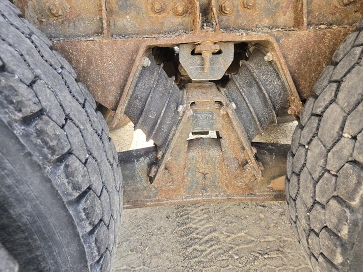 #1243-•-2002-international-6x4-dump-truck-image-44