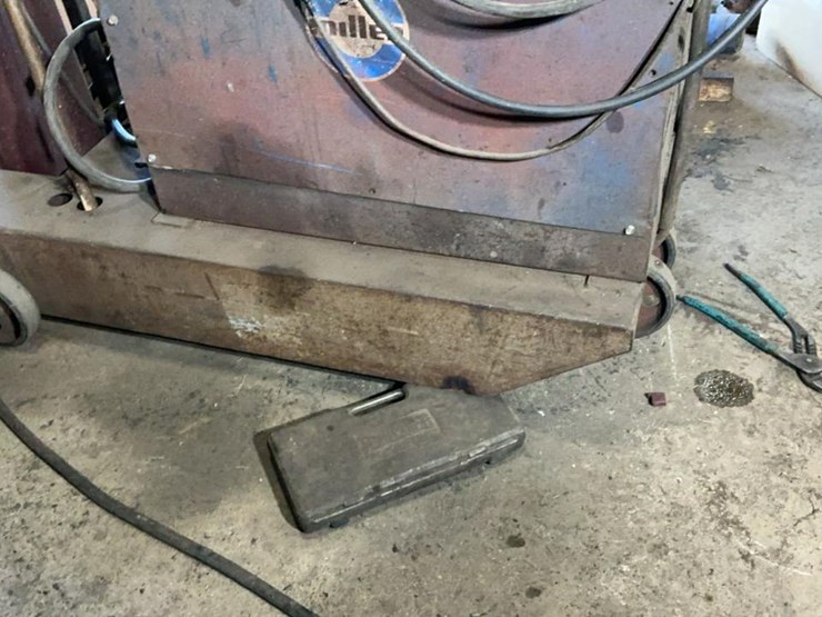 #115-•-miller-deltaweld-450-welder-image-5