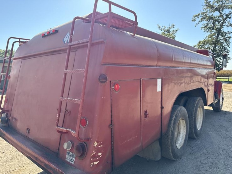 #1816-•-1989-international-1955-tanker-truck-image-33