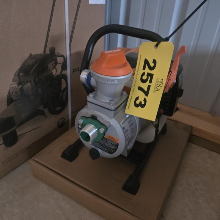#2573 • Unused CW10K 1" Water Pump W/Hose Kit