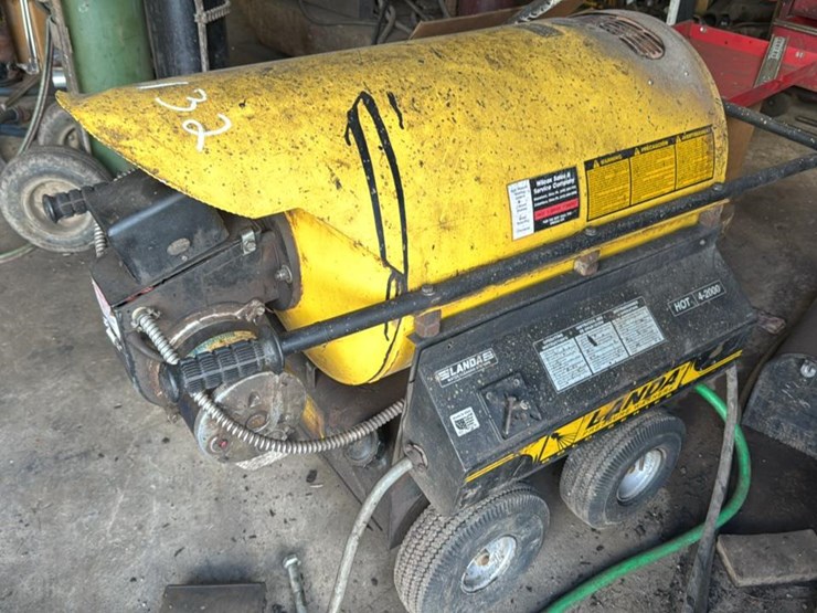 #132-•-landa-gold-series-steam-cleaner-image-1