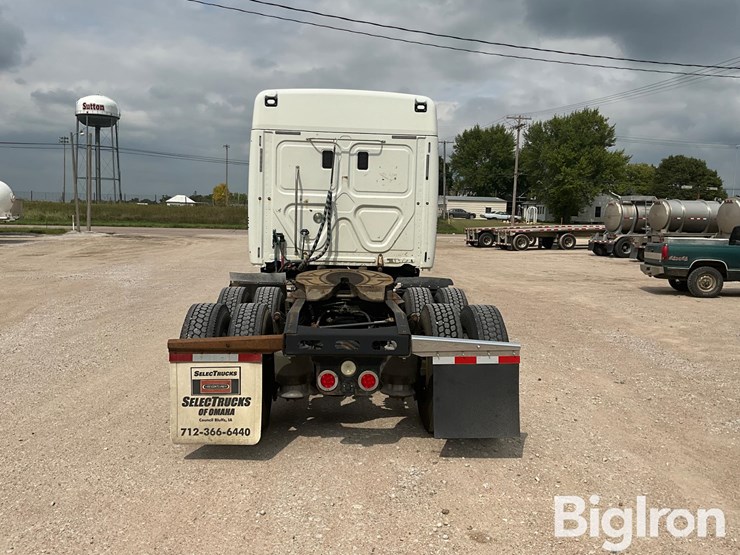 2015-freightliner-cascadia-125-image-6
