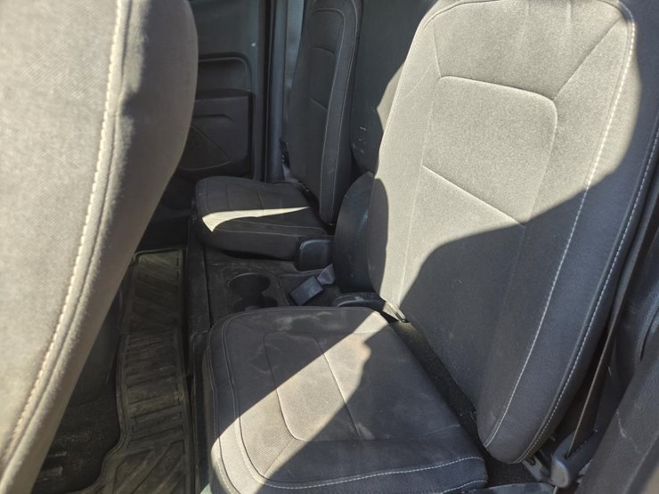 2015-chevrolet-colorado-image-26