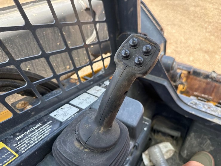 2019-deere-325g-image-28