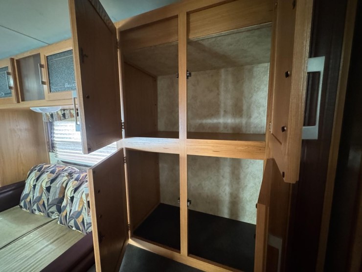 #2285-•-2010-keystone-bullet-250rks-camper-image-46