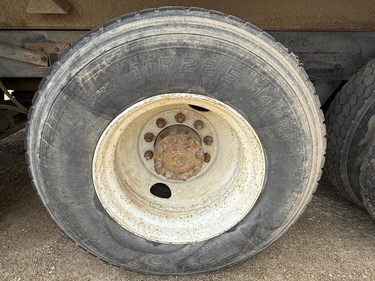 1995-ford-l9000-image-21