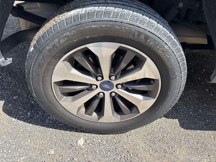 2020-ford-f150-image-24