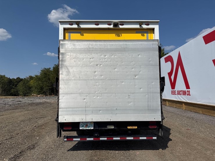2016-izuzu-nprxd-s/a-box-truck-image-7