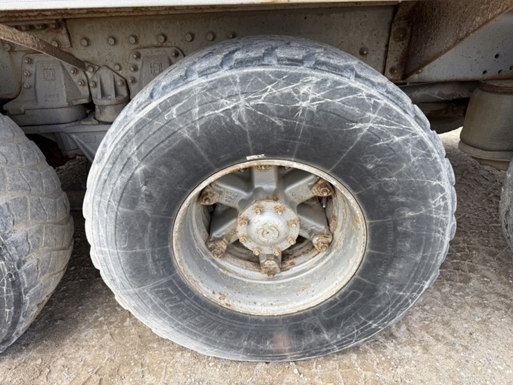 #1553-•-1991-oshkosh-mixer-truck-image-68