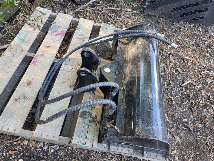 hydraulic-tilting-mini-excavator-ditching-bucket,-approx-36”,-new-image-5