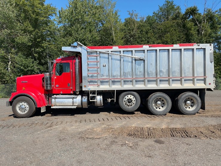 2012-kenworth-w900-image-2