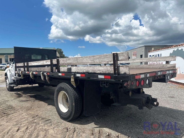 2005-ford-f750-image-23