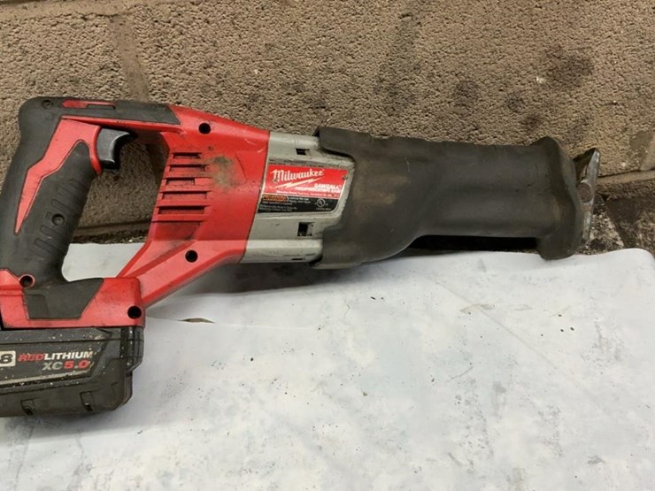 #102-•-milwaukee-sawzall-reciprocating-saw-image-2