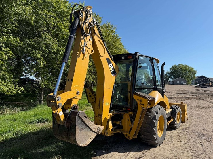 2014-caterpillar-420f-image-6