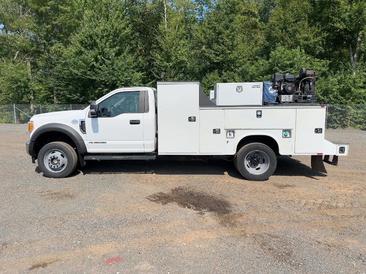 2017-ford-f550-xl-image-2
