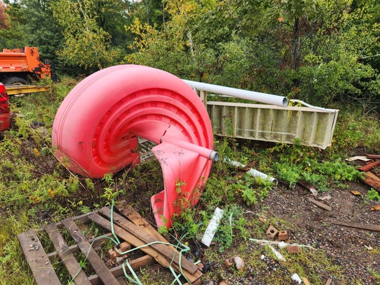 #2800-•-playground-slide-image-1