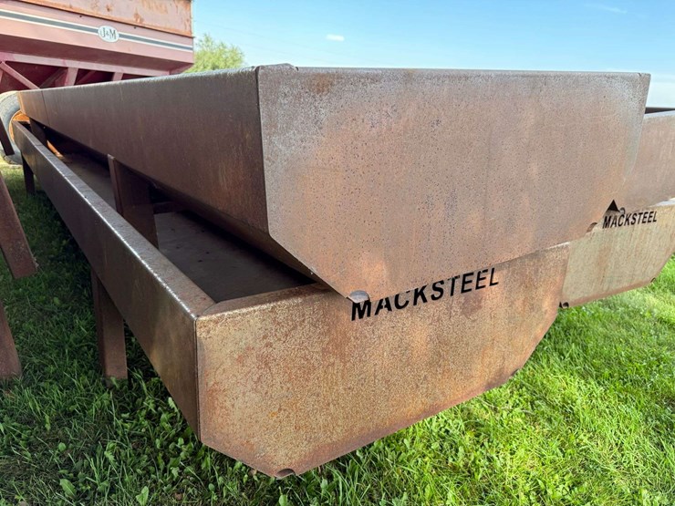 (2)-macksteel-feed-bunks,-22’-long,-43”-wide,-29”-tall,-15”-deep-image-4