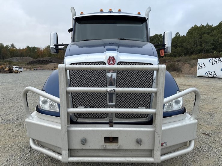 2018-kenworth-t680-image-8