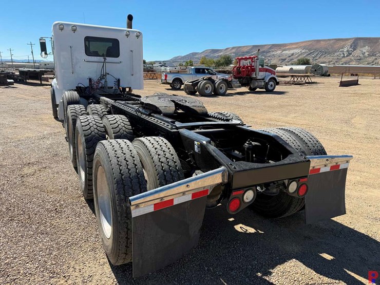 2012-peterbilt-367-image-5