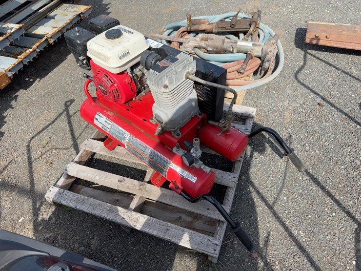 porter-cable-portable-air-compressor-image-3