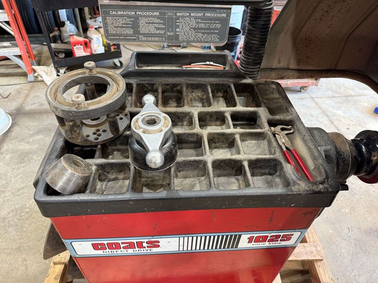 coats-model-1025-direct-drive-tire-balancer,-220v,-3-phase-image-3