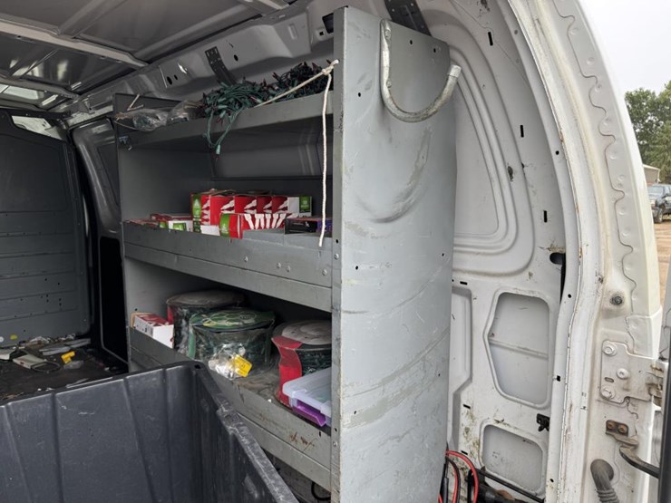 2013-ford-cargo-image-43