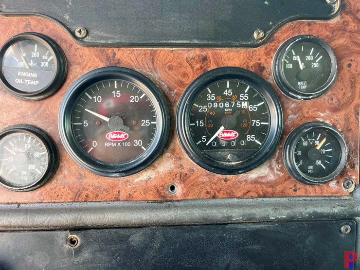 2005-peterbilt-378-image-12