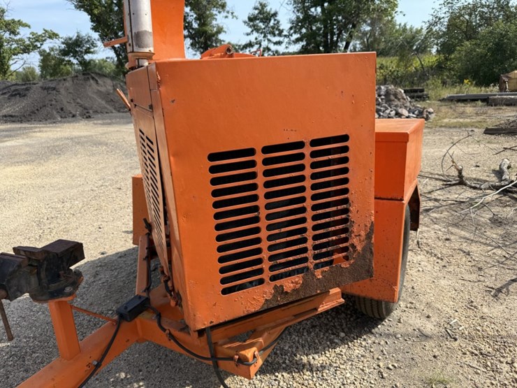 #1233-•-towable-wood-chipper-image-11