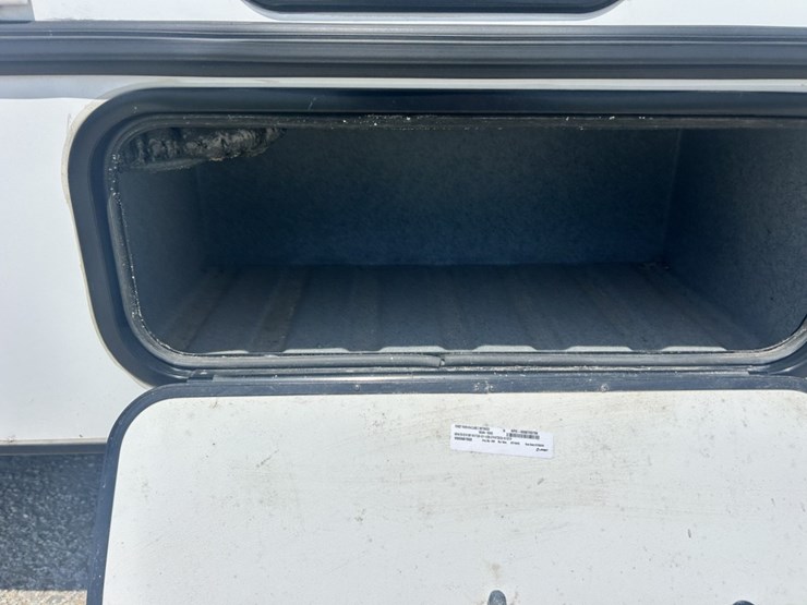 2023-ford-e450-image-29