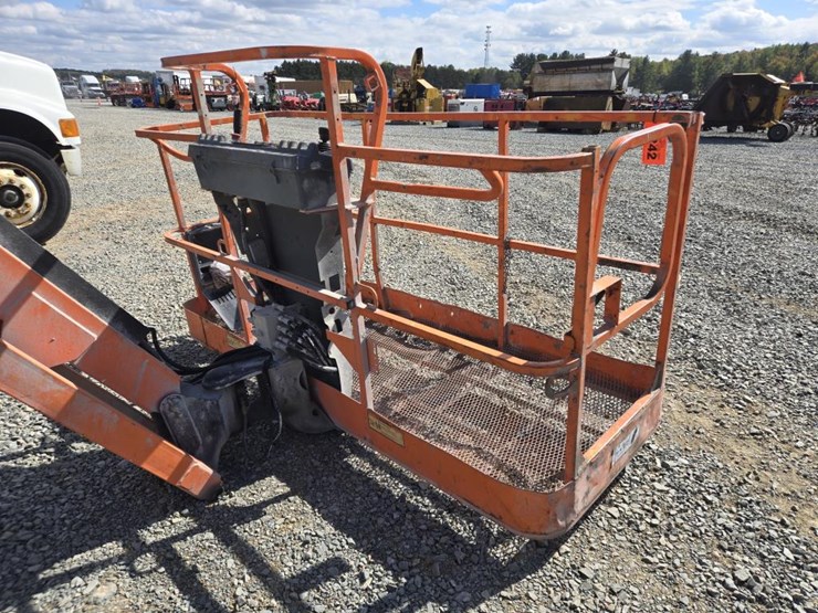 2015-jlg-600aj-image-11
