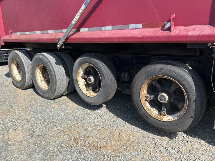 1995-mack-dm690s-image-24