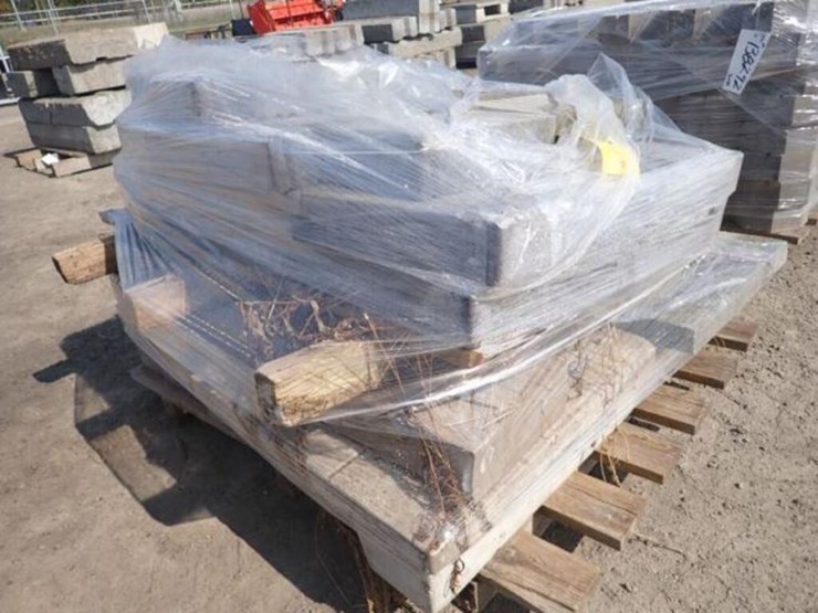 qty-of-(8)-skids-of-turfstone-pavers-&-decor-stone-image-31