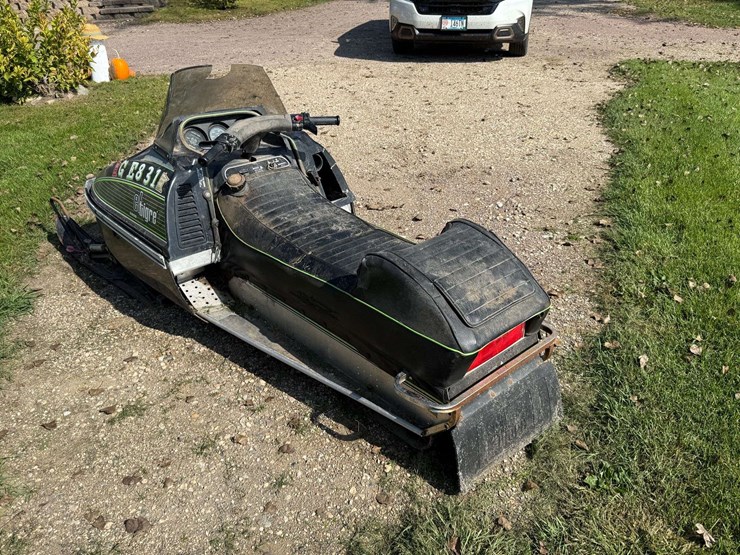 1976-arctic-cat-eltigre-5000-snowmobile,-2,412-miles,-has-not-ran-for-a-number-of-years,-engine-is-l-image-4